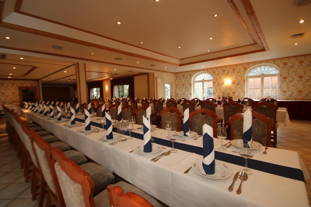 Hotel -Winterfelder Hof Apenburg-Winterfeld Екстериор снимка